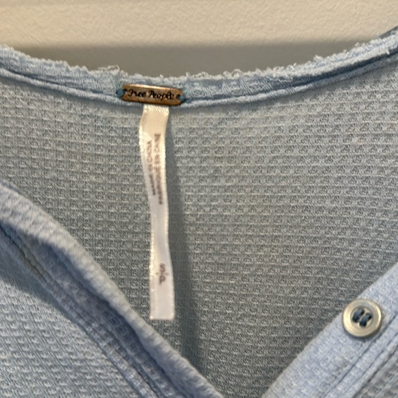 Free People Oversized Linen Blend Light Blue Draped Thermal Henley Top Small - Picture 3 of 9